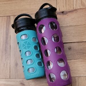 BUNDLE/2-LIFEFACTORY/ Glass Water Bottle with Silicone Sleeve - Teal & Purple